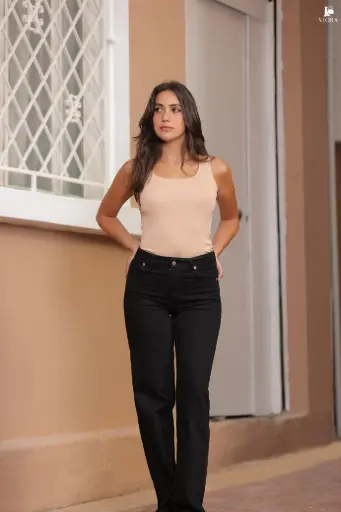 Timeless Style Black High-Rise Jeans